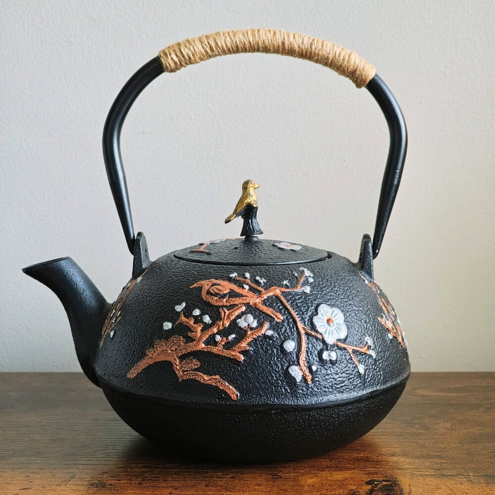 Japanese Cast Iron Floral Teapot - Picture 7 of 12